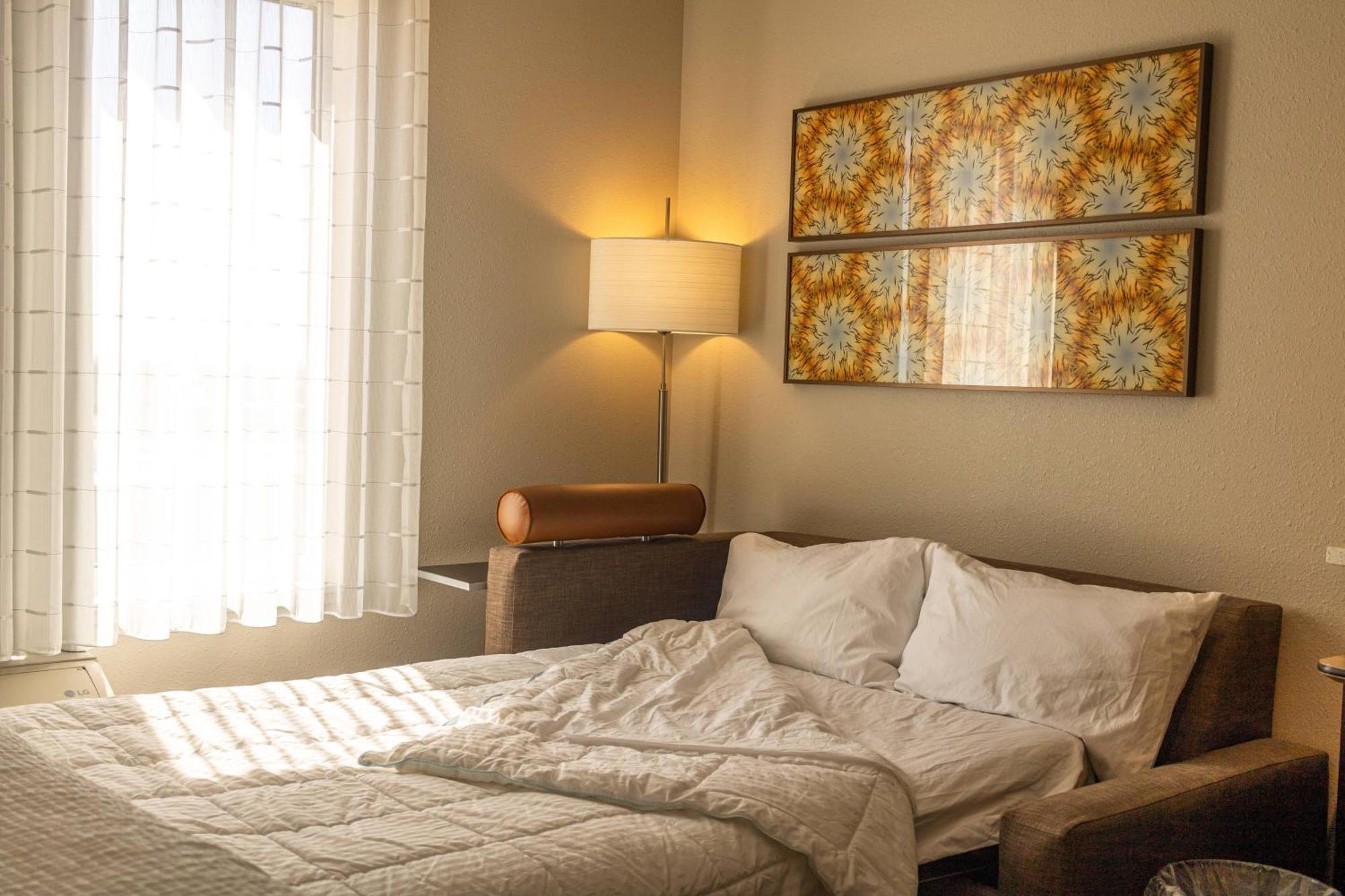Towneplace Suites By Marriott Hays Buitenkant foto
