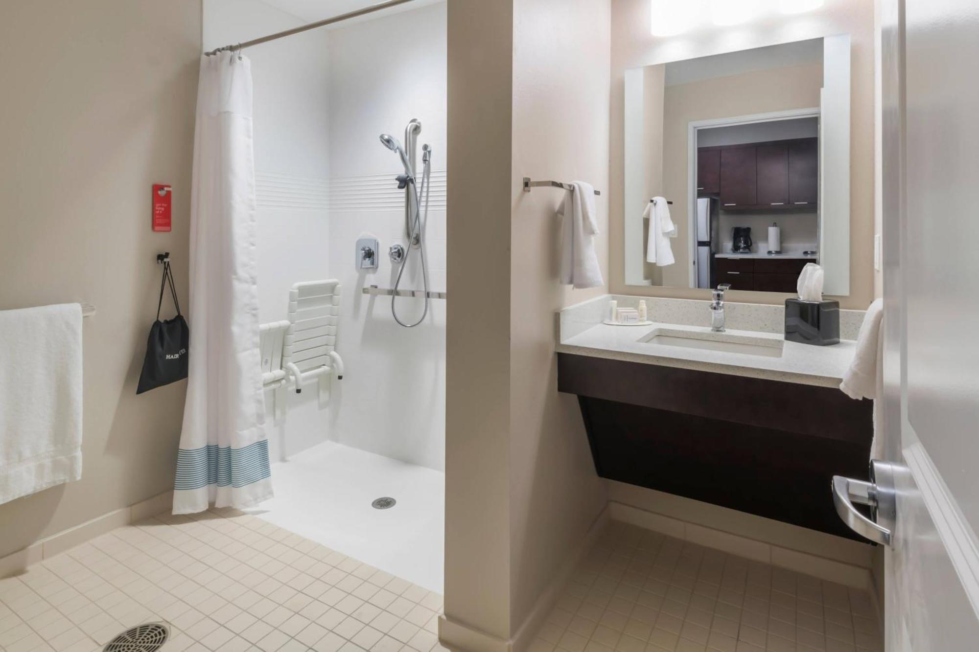 Towneplace Suites By Marriott Hays Buitenkant foto