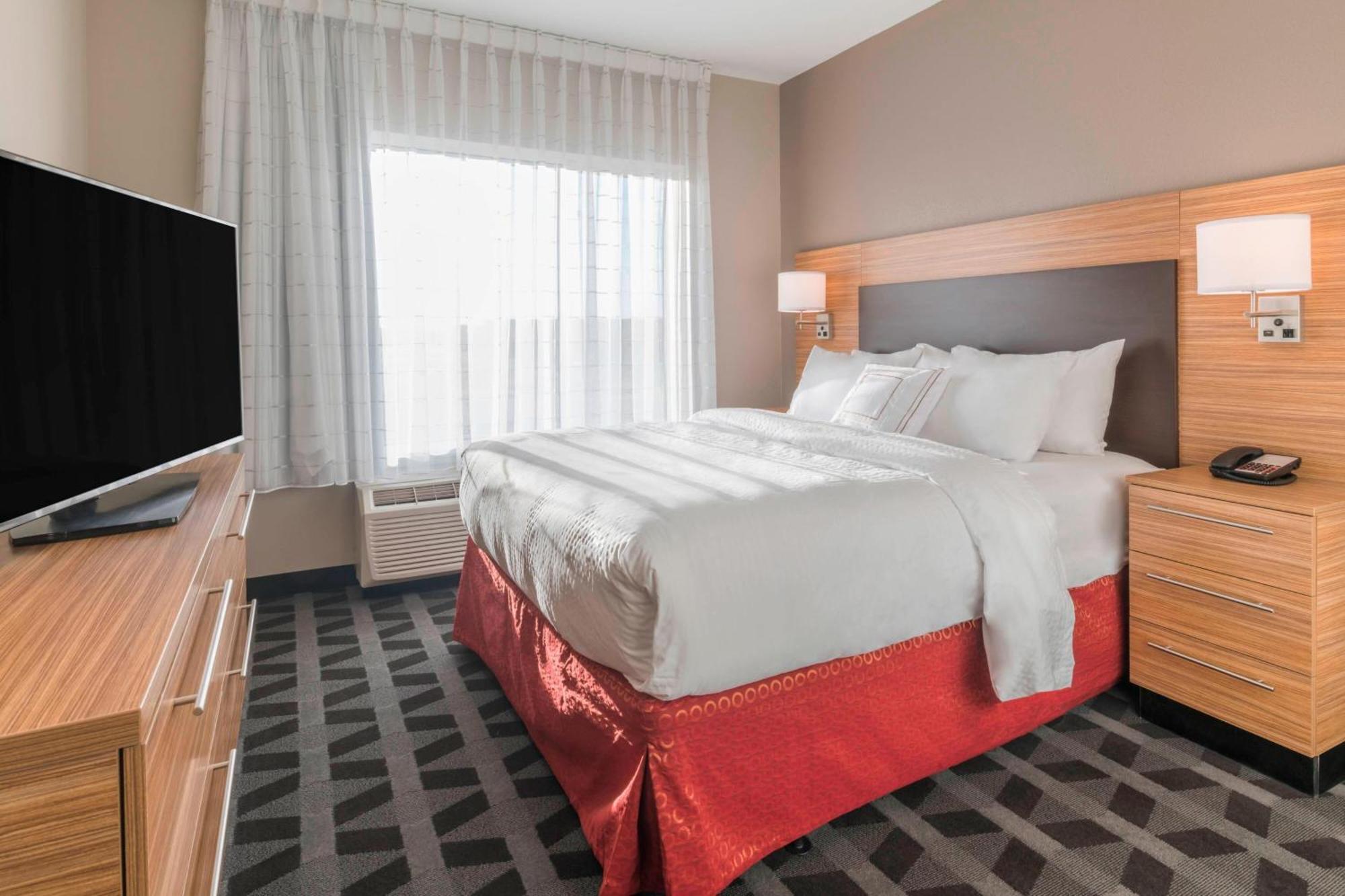 Towneplace Suites By Marriott Hays Buitenkant foto
