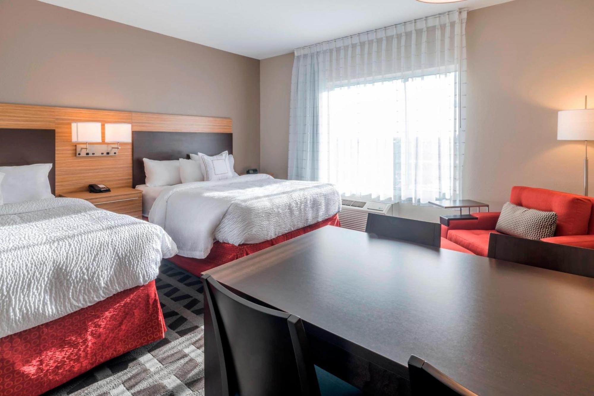 Towneplace Suites By Marriott Hays Buitenkant foto
