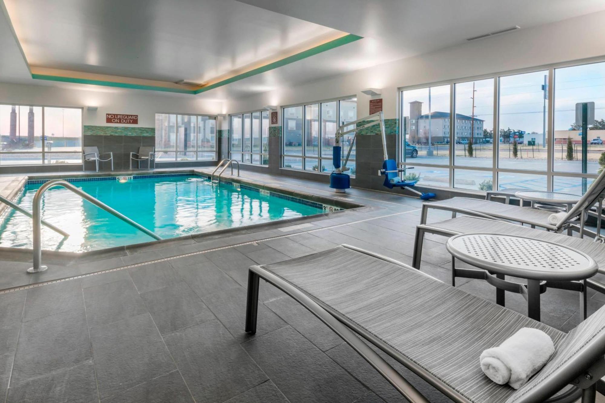 Towneplace Suites By Marriott Hays Buitenkant foto