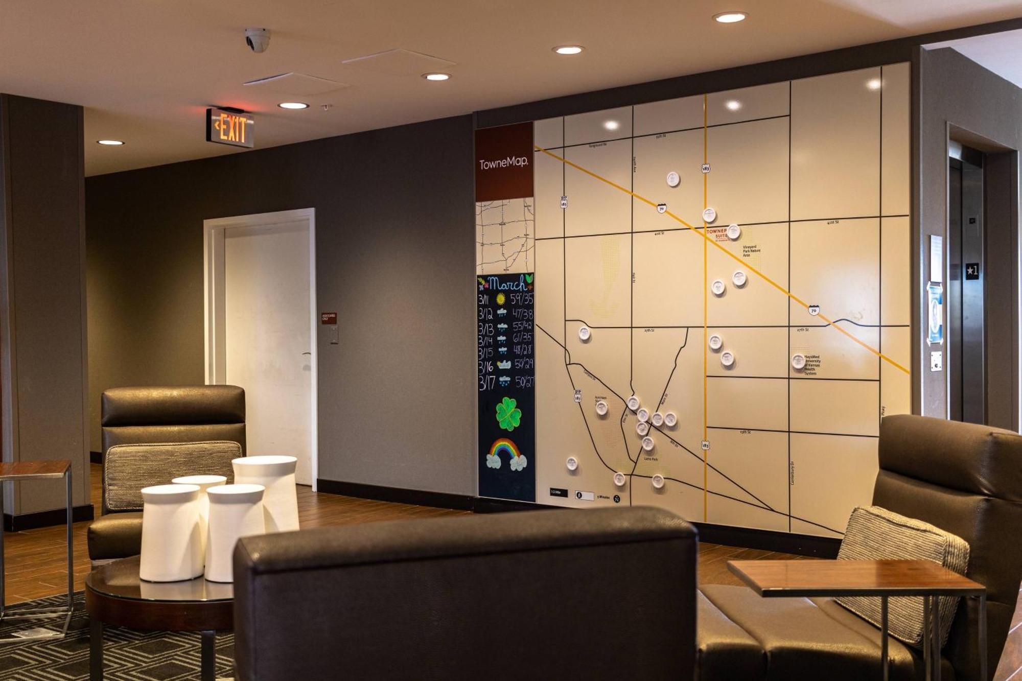 Towneplace Suites By Marriott Hays Buitenkant foto